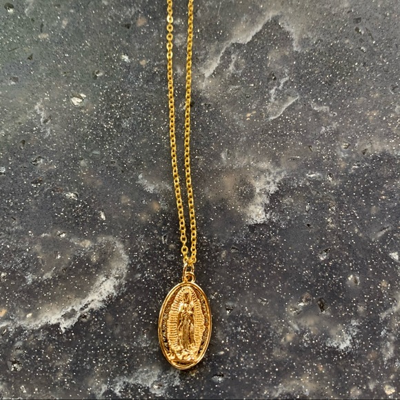 *SOLD*Gold Jesus Necklace ✝️ - Picture 2 of 3